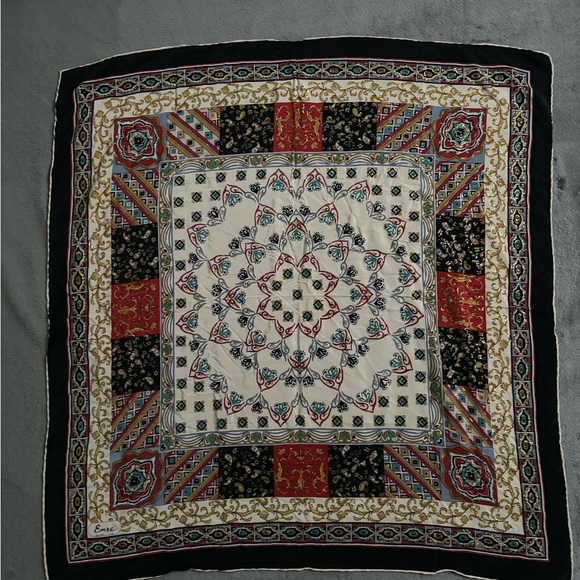 EMRE 100% silk square scarf - Picture 4 of 4